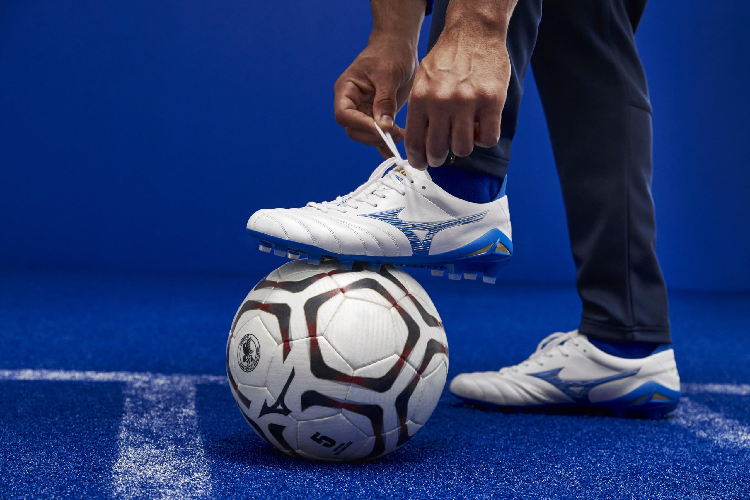 Mizuno Men's Morelia Neo IV Made in Japan Kl Soccer Shoe - Image 7