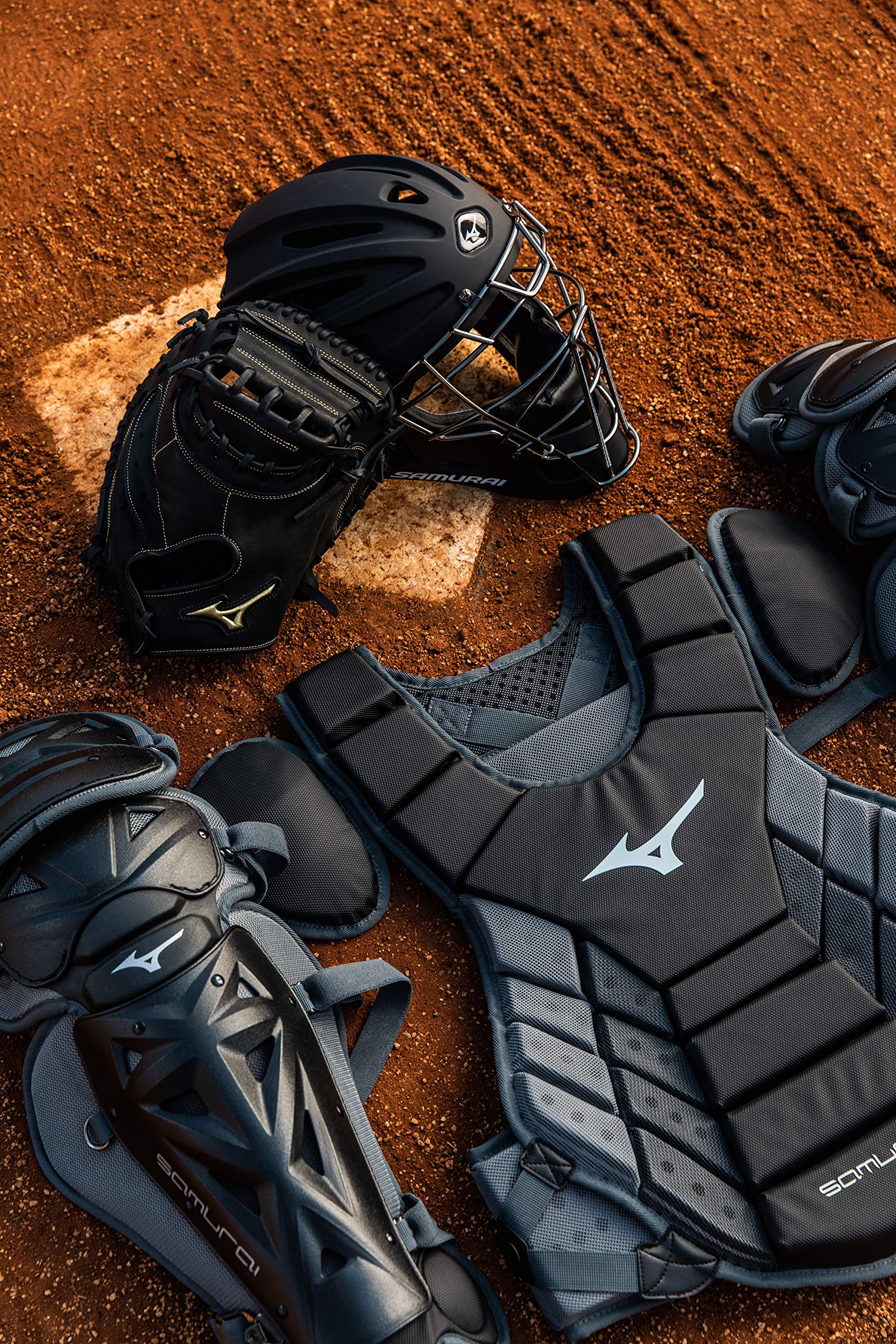 Mizuno G4 Youth Samurai Catcher's Helmet - Image 3